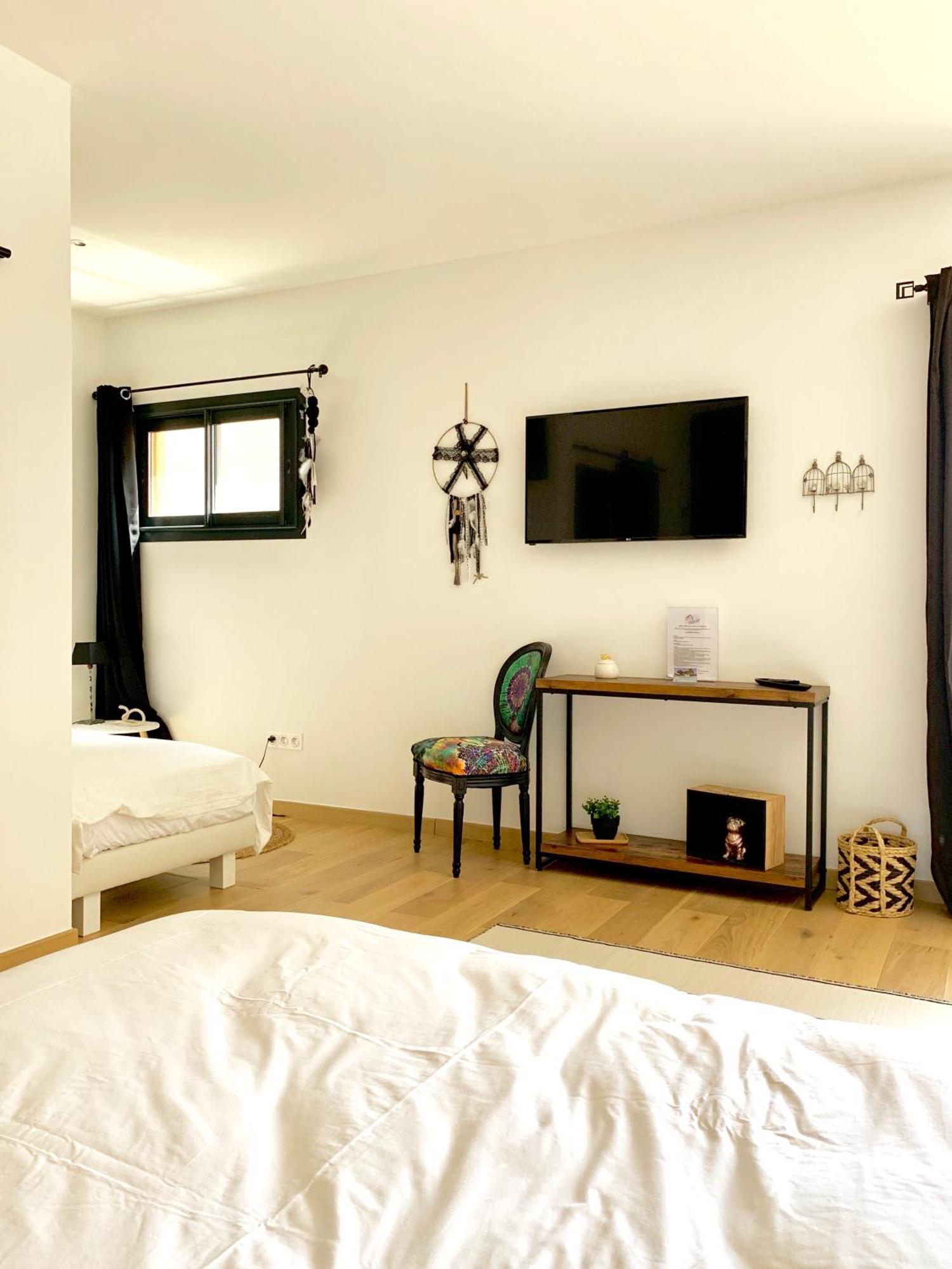 Bed and Breakfast Atelier des Vidaux à Saint-Aunes Chambre photo